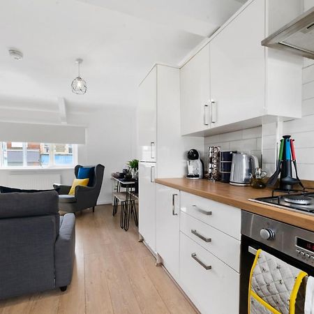Village Cwtch Whitchurch 2 Bedroom Apartment Cardiff Exterior foto